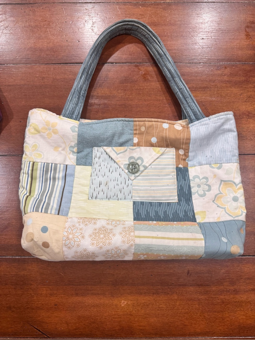 Patchwork Quilted Tote Bag in Soft Pastel Colors
